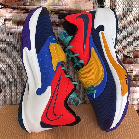 Nike Zoom Freak 3 'AntetokounBros' WMNS Sneakers - Picture 12 of 16